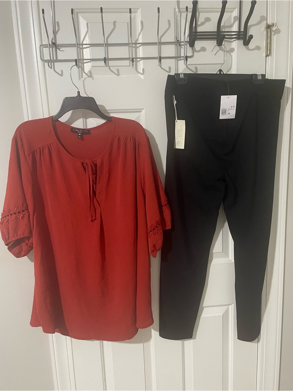 Como black 3c Rust Red Peasant Top with Black 3x Leggings